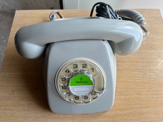 Teléfono heraldo vintage