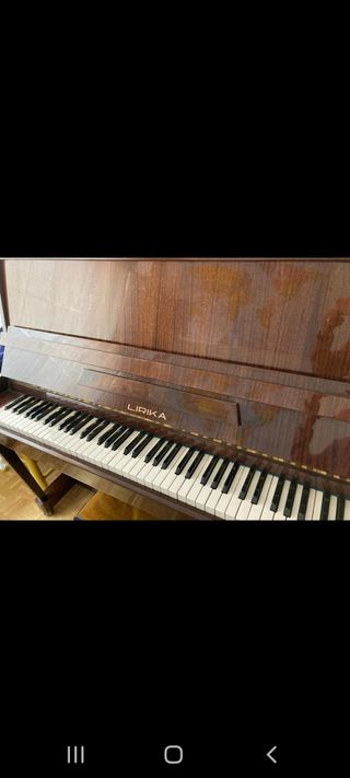 Piano LIRIKA con banqueta