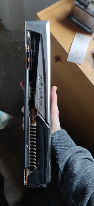 Sapphire RX 5700 XT con caja original