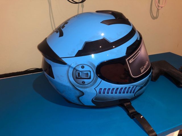 Se vende casco de moto nuevo a estrenar Talla M/L
