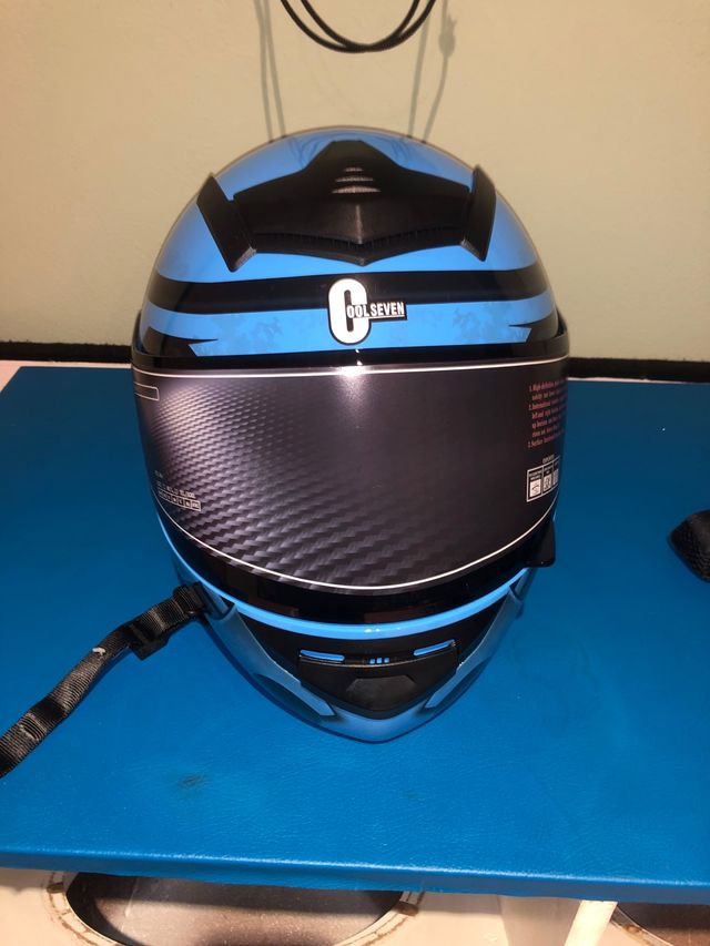 Se vende casco de moto nuevo a estrenar Talla M/L