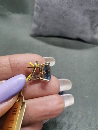 Pendientes de Oro 18 Kt y Topacios.