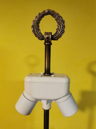 Lampara sobremesa de bronce y latón Mariner 85 cm