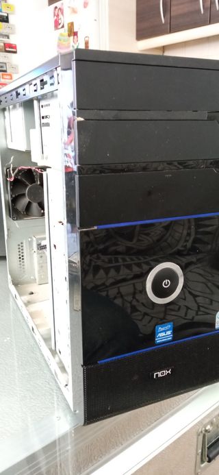 Caja midtower para pc marca NOX