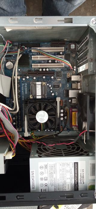 Caja midtower para pc marca NOX