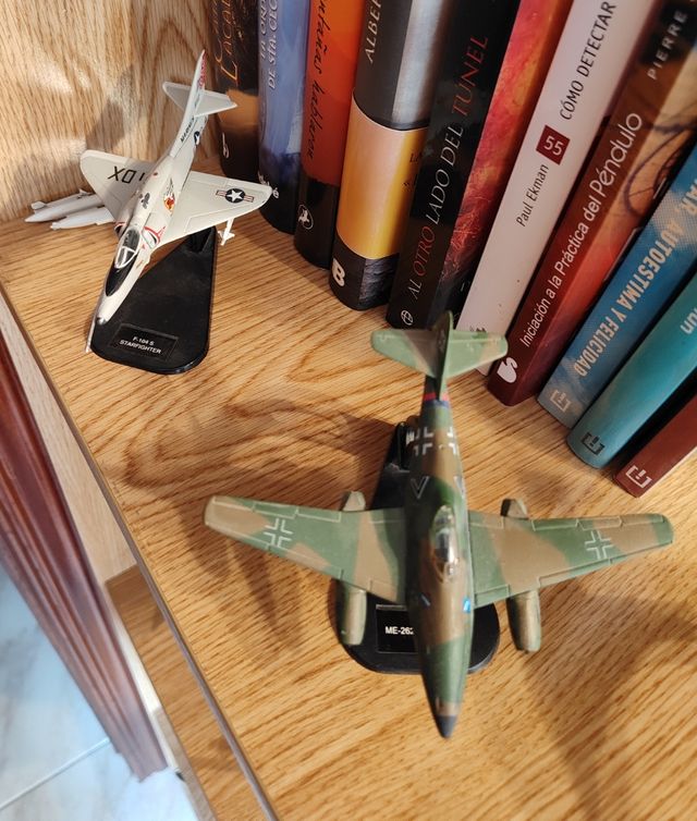 AVIONES Y HELICÓPTEROS