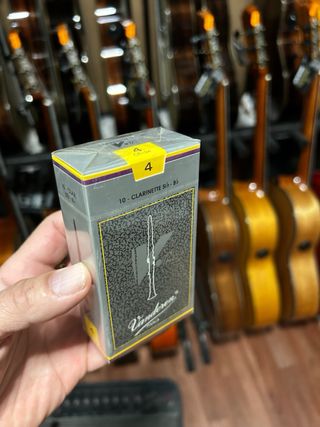 Cañas para Clarinete, Saxo y Requinto .