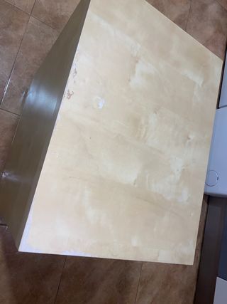 Armario con 3 puertas y ruedas