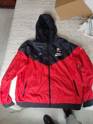 cortavientos impermeable Nike