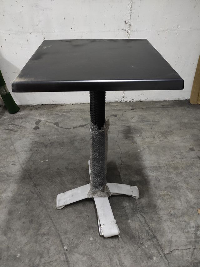 Nova mesa de bar Toscana e três cadeiras