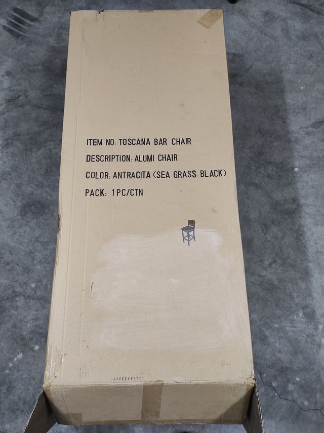 Nova mesa de bar Toscana e três cadeiras