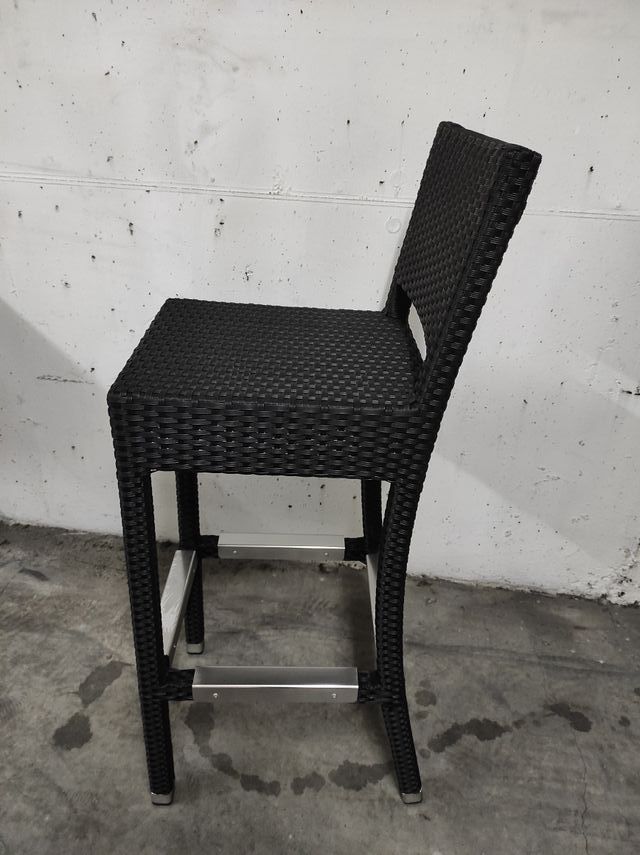 Nova mesa de bar Toscana e três cadeiras