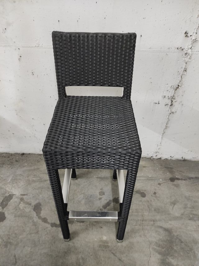 Nova mesa de bar Toscana e três cadeiras