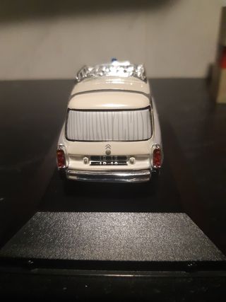 coches coleccion ambulancia 1/43 Altas