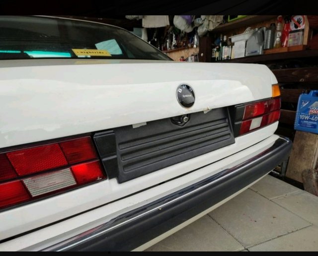 Portamatriculas Bmw E30 E32 y Mercedes W201 190 E
