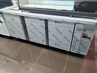 Mesa refrigerada 2 metros