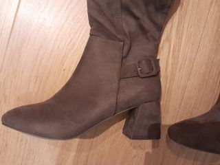 Botas altas de mujer sin estrenar nuevas de ante
