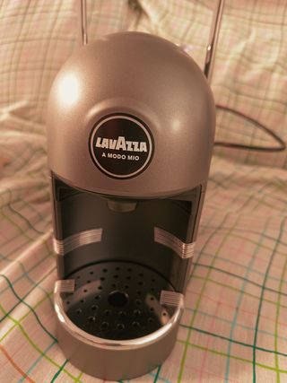 Cafetera Lavazza color gris a estrenar