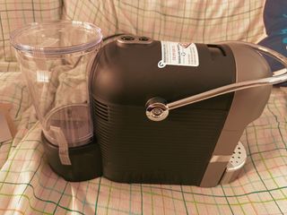 Cafetera Lavazza color gris a estrenar