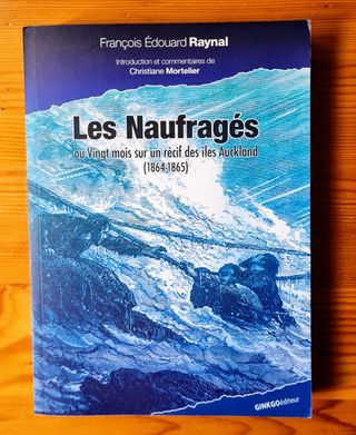 Libro " Les Naufragés " en francés
