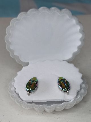 Pendientes de plata con escarabajos de cristal
