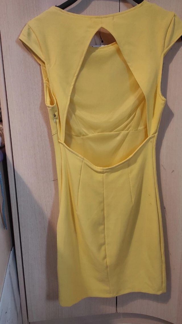 Vestido amarillo Bershka