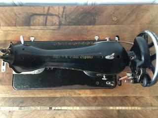 Máquina coser Alfa muy antigua con mueble incluido