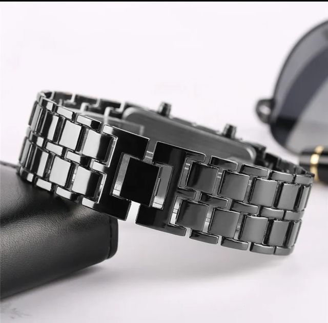 Relojes unisex pulseras preciosas LED