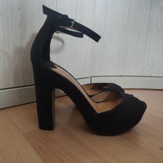 Sandalia negra tacón peep toe 36