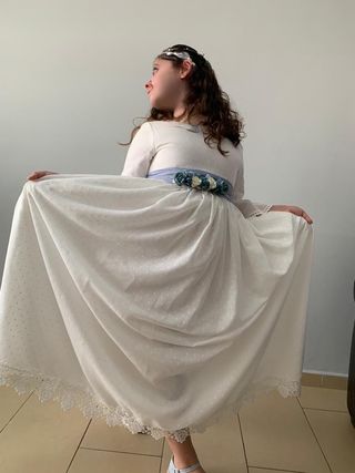 Se vende traje de comunión marca La Hormiga, 1 uso