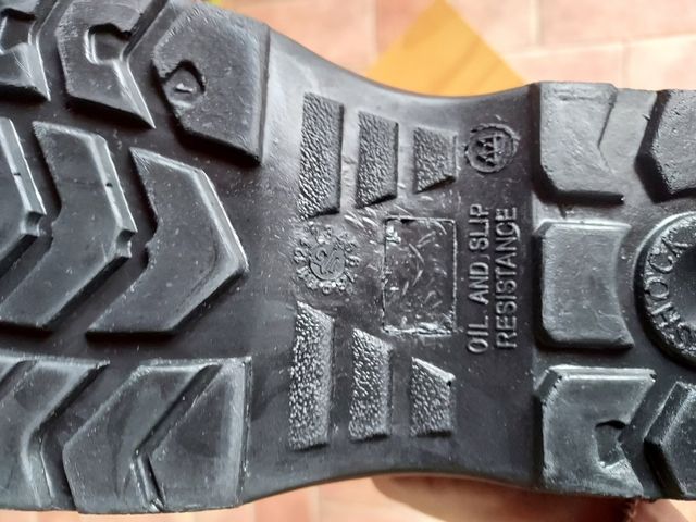 zapato de trabajo 44