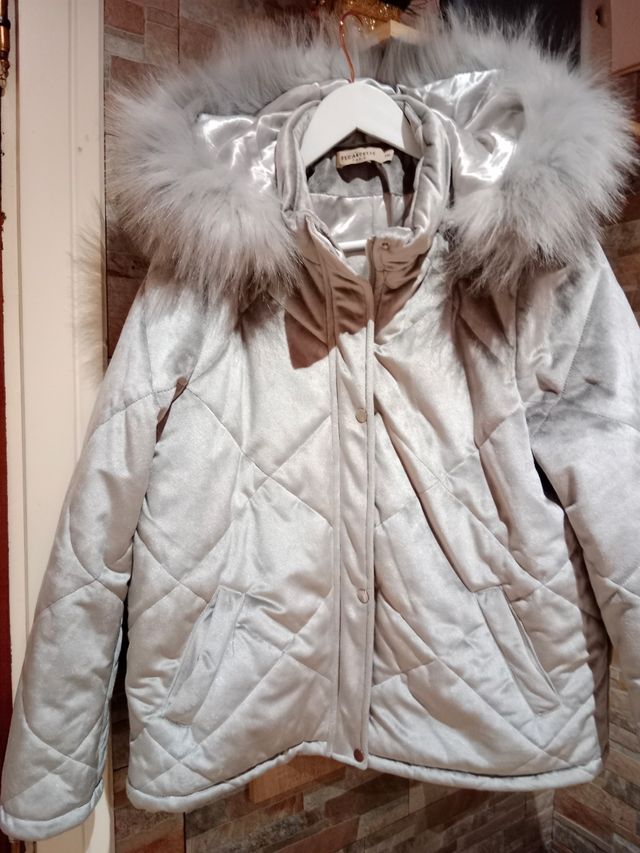 Cazadora con capucha