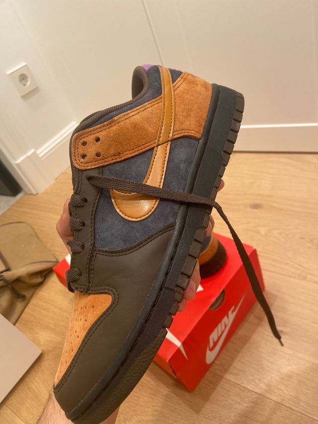 Dunk low Nike marrones moradas y oscuro de segunda mano por 80 EUR en