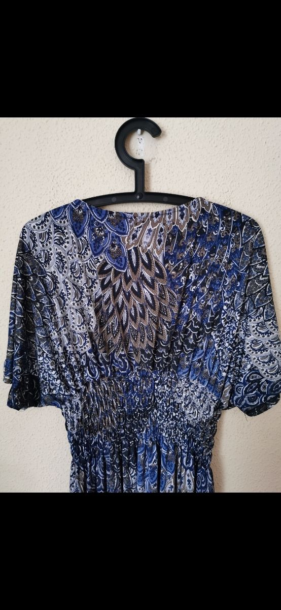 Vestido chica talla M-L nuevo.