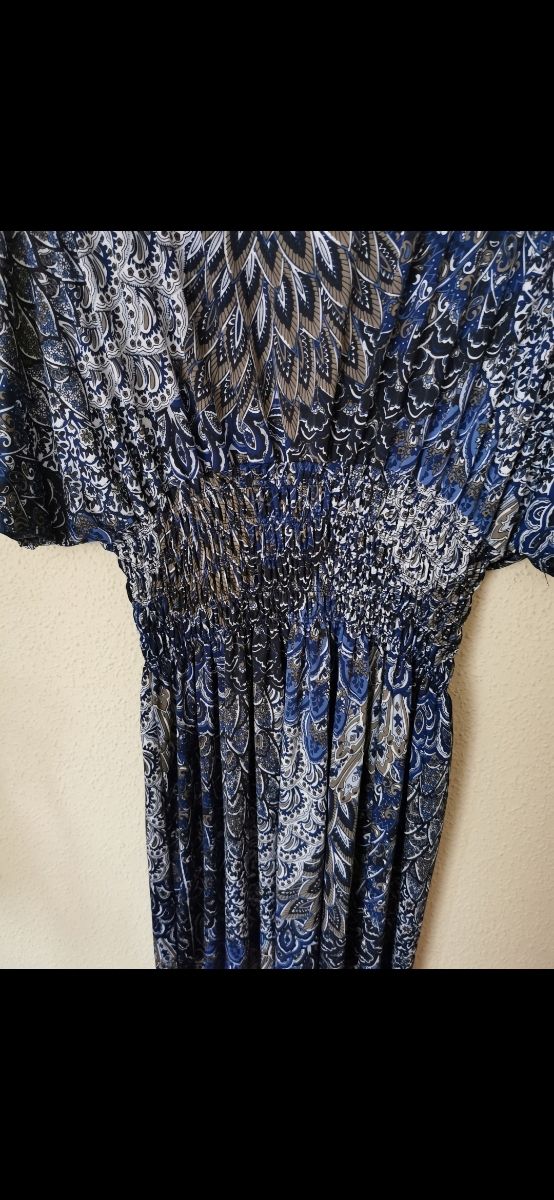 Vestido chica talla M-L nuevo.