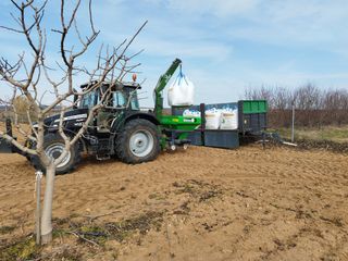 Abonadora 1200 lt con localizadormás pluma 1500 kg