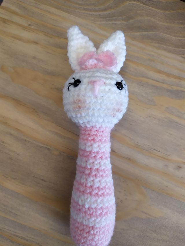 Sonajero mordedor y cinta chupete conejita amiguru