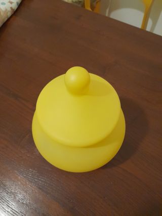 Vaso vetro con coperchio giallo