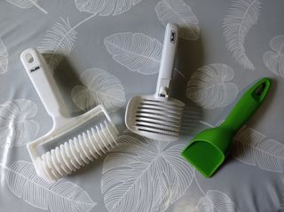 Lote 4 utensilios de cocina:Multirallador y otros