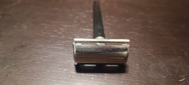 Lote 3 maquinillas de afeitar+ cuchillas,por 35€