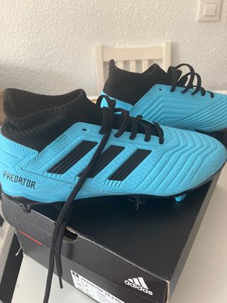 Botas de fútbol nuevas