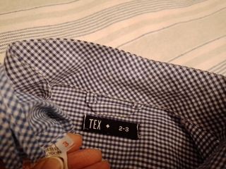 2 batas azules colegio bordadas. nombre Martín.