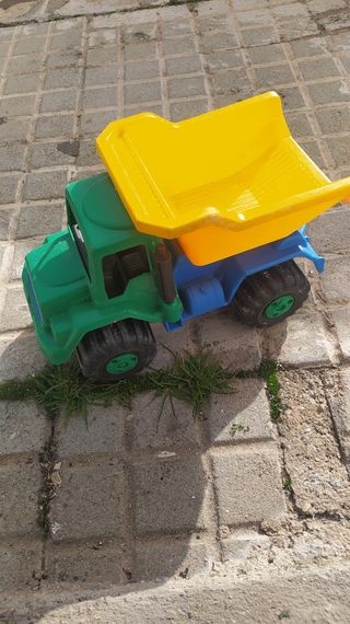 Camión volquete juguete
