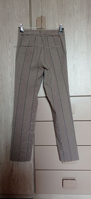 Pantalón Stradivarius 