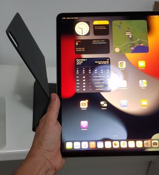 ipad pro 12,9" M1 y teclado magic original