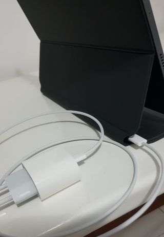 ipad pro 12,9" M1 y teclado magic original