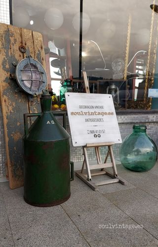 Aceitera industrial,  años 40