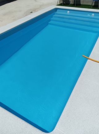 Piscina 6x3 poliéster profundidad 1.20-1.60