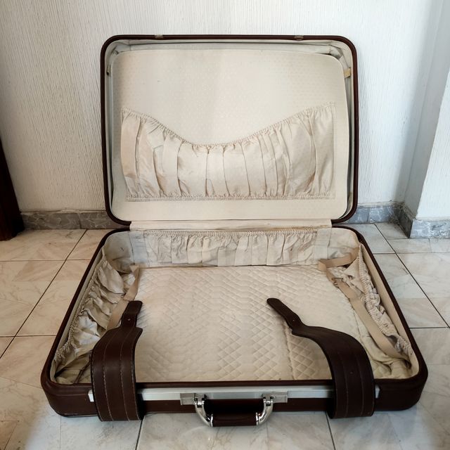 Maleta retro vintage de cuero