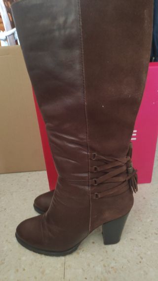 Botas altas de piél